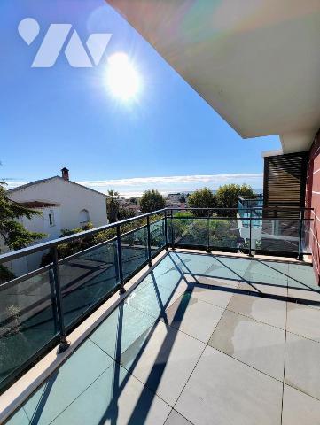 2 pièces avec terrasse et vue mer au Domaine des Vespins