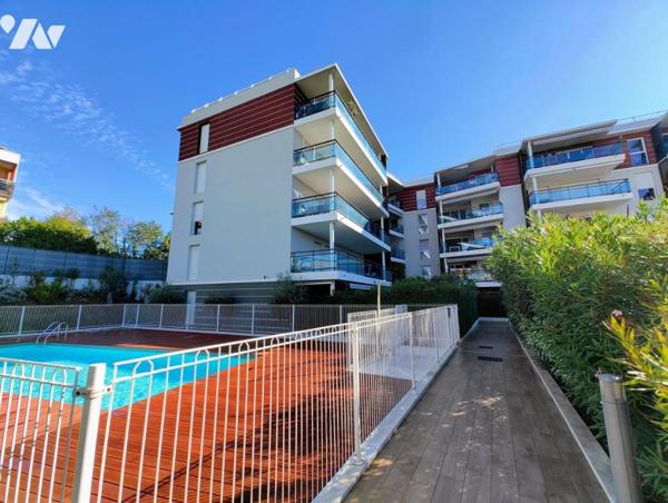 2 pièces avec terrasse et vue mer au Domaine des Vespins