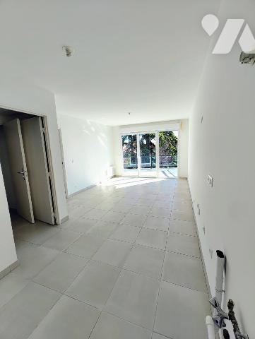 2 pièces avec terrasse et vue mer au Domaine des Vespins