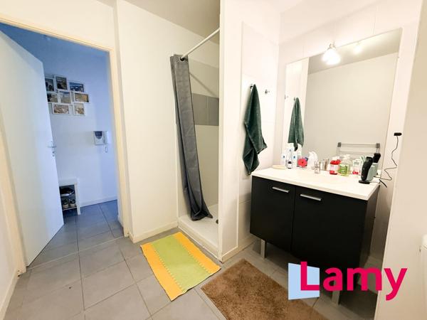 Appartement + stationnement