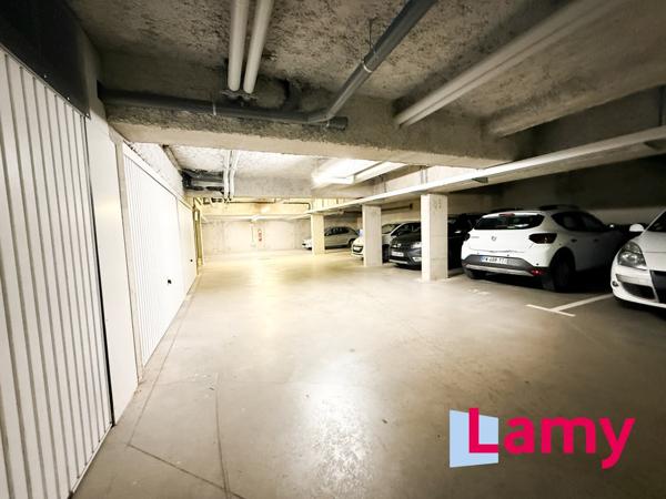 Appartement + stationnement