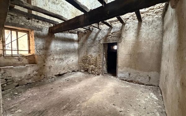 Maison à vendre    7 pièces • 450 m2 Pavie
