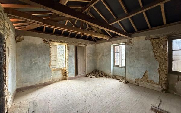 Maison à vendre    7 pièces • 450 m2 Pavie