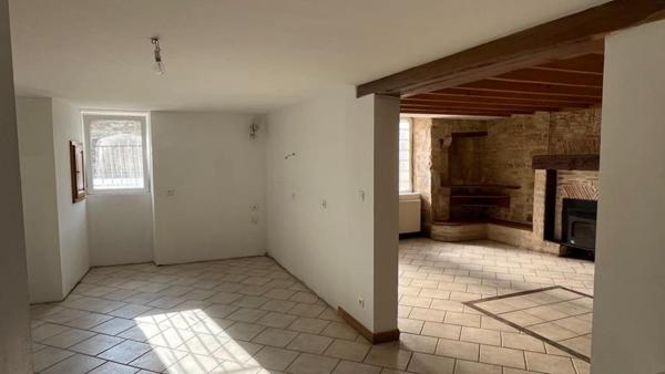 4-5 chambres, jardin et garage.