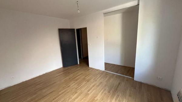 4-5 chambres, jardin et garage.