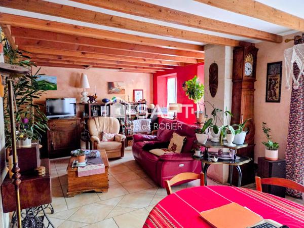 Maison de Maître, énergie B, trois chambres, dépendances, garage camping-car, jardin