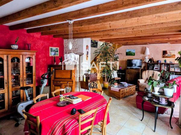 Maison de Maître, énergie B, trois chambres, dépendances, garage camping-car, jardin