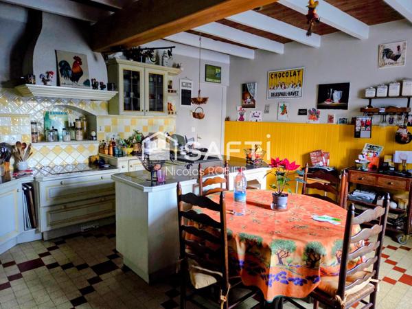 Maison de Maître, énergie B, trois chambres, dépendances, garage camping-car, jardin