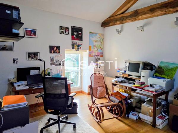 Maison de Maître, énergie B, trois chambres, dépendances, garage camping-car, jardin