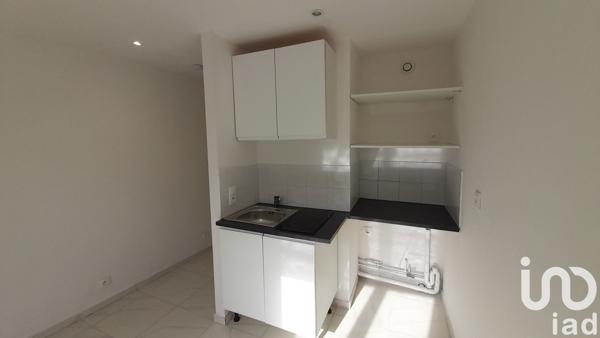 Location appartement 1 pièce 16 m² Beaumont-sur-Oise