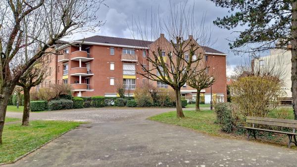 PROCHE CHR - PLACE DE PARKING EN SOUS-SOL 13m² - RÉSIDENCE SÉCURISÉE - POSSIBILITE ACHAT 2è PLACE