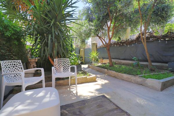 A vendre 13010 MARSEILLE JOLIE MAISON  entre la Capelette et la Timone  2 CHAMBRES TERRASSE  LUMINEUSE