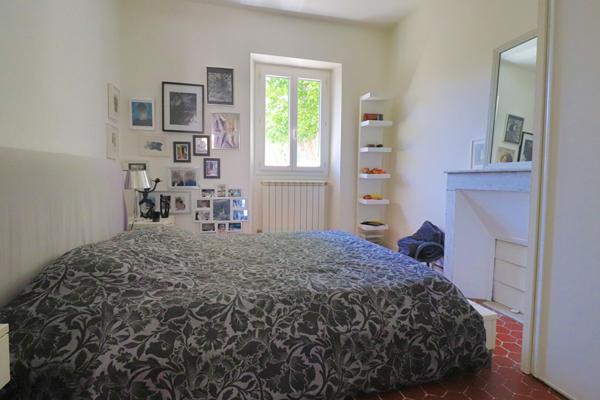 A vendre 13010 MARSEILLE JOLIE MAISON  entre la Capelette et la Timone  2 CHAMBRES TERRASSE  LUMINEUSE