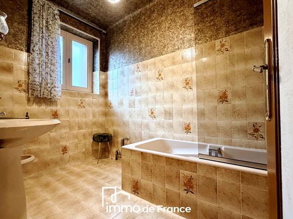 Maison de ville avec terrasse, jardin et garage