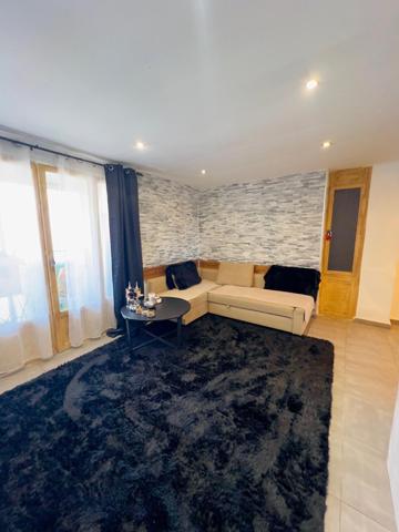 Appartement T2, 2 loggias, cave et parking