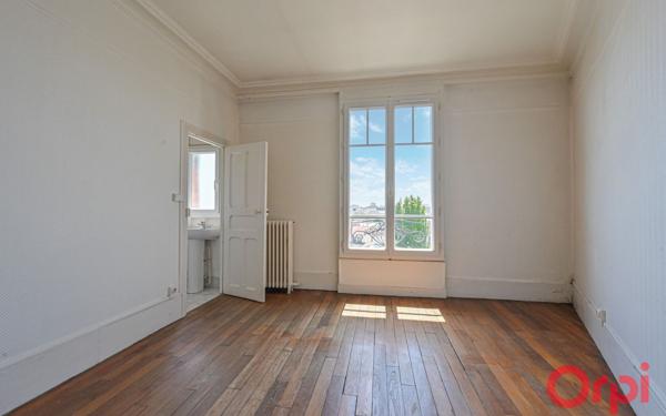 Appartement à vendre    2 pièces • 42 m2 Asnières-sur-Seine