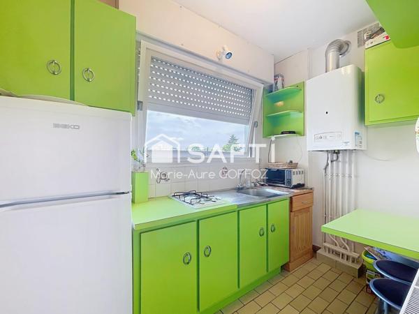 Vaste studio avec cuisine séparée et balcon, proche tram !