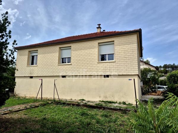 Une maison chaleureuse avec jardin arboré, proche de toutes les commodités !