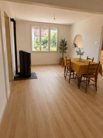 Une maison chaleureuse avec jardin arboré, proche de toutes les commodités !