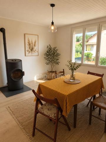 Une maison chaleureuse avec jardin arboré, proche de toutes les commodités !