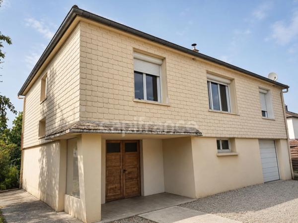 Une maison chaleureuse avec jardin arboré, proche de toutes les commodités !
