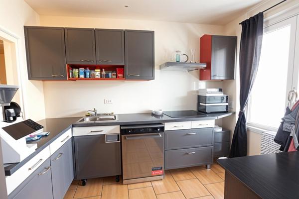 MAISON FAMILLIALE COEUR DE BOURG AVEC BATIMENT