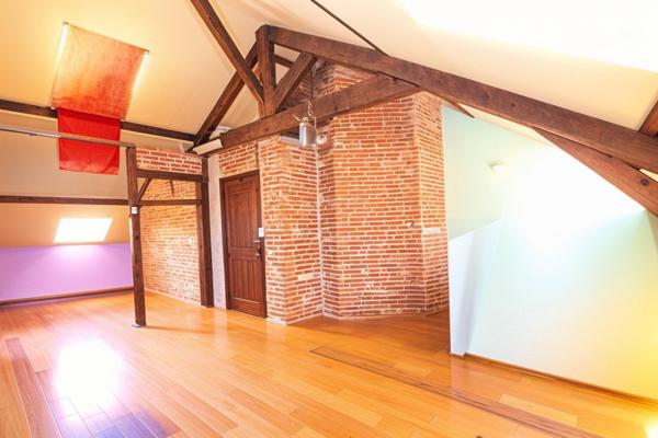 MAISON FAMILLIALE COEUR DE BOURG AVEC BATIMENT