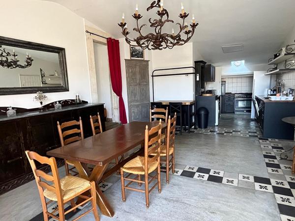 Maison Maubec 5 pièce(s) 166 m2