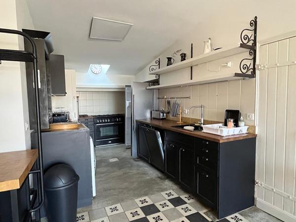 Maison Maubec 5 pièce(s) 166 m2