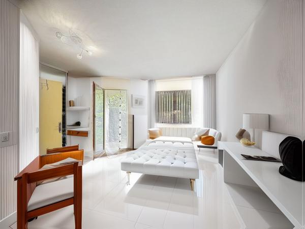 STUDIO Greoux Les Bains rez de jardin et terrasse