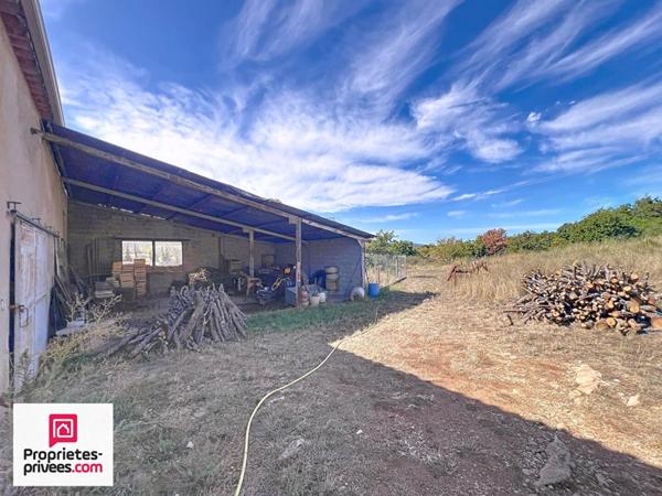 Ancienne ferme avec 2 logements dépendances sur 13 322 m²