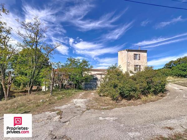 Ancienne ferme avec 2 logements dépendances sur 13 322 m²