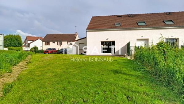 Maison rénovée avec jardin, terrasse et garage