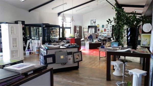 Charente Maritime (17), emplacement n°1 St-Pierre Oléron, A Vendre entreprise générale de rénovation tous corps d'état