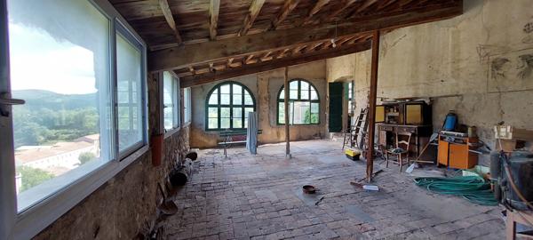 Saint-Laurent-de-Cerdans (66260) Maison de Village et immeuble de Rapport