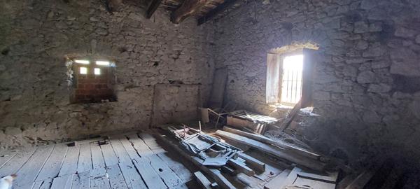 Saint-Laurent-de-Cerdans (66260) Maison de Village et immeuble de Rapport