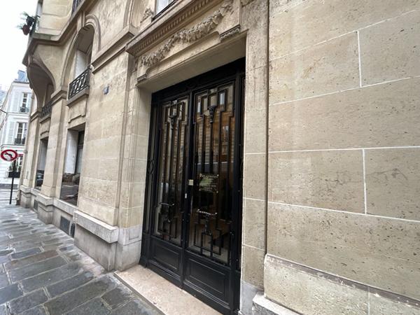 Magnifique pied-à-terre Champs-Élysées