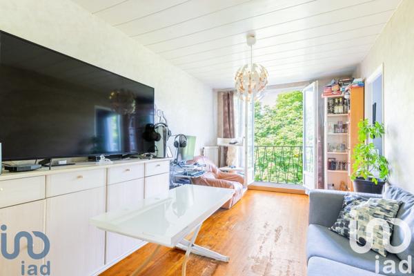 Appartement 3 pièces de 47 m² à Viry-Châtillon (91170)