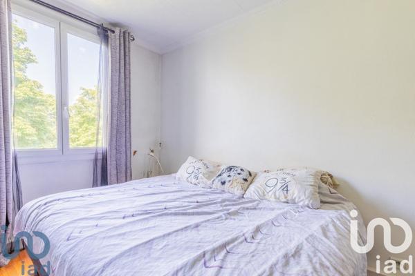 Appartement 3 pièces de 47 m² à Viry-Châtillon (91170)