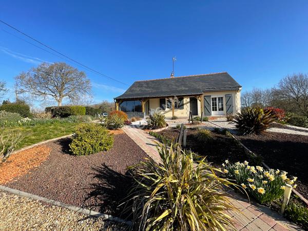 Super pavillon sur une parcelle de 16000m² voir +++