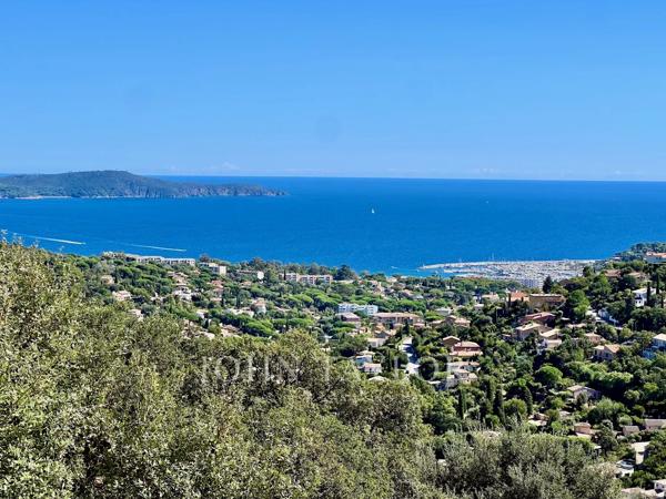 VILLA D'EXCEPTION SUR LES HAUTEURS : CALME ABSOLU ET PRESTATIONS "CLÉ EN MAIN"