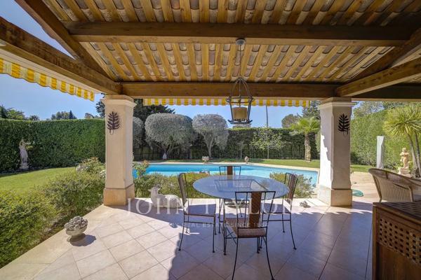 Mougins proche International Mougins School - Domaine recherché - Belle villa provençale