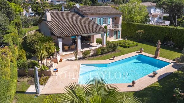 Mougins proche International Mougins School - Domaine recherché - Belle villa provençale