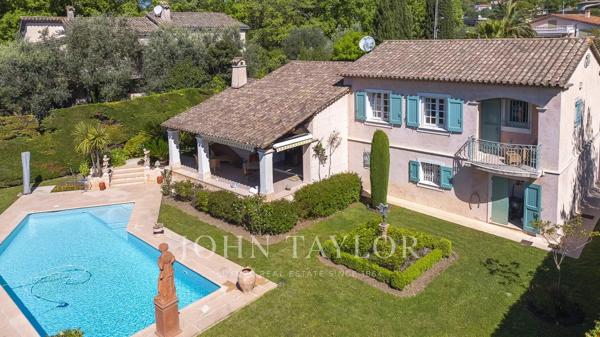 Mougins proche International Mougins School - Domaine recherché - Belle villa provençale