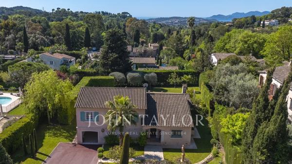 Mougins proche International Mougins School - Domaine recherché - Belle villa provençale