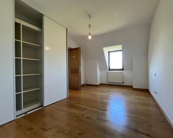 Maison  de caractère de 335 m2, terrain 1400m² + Garages