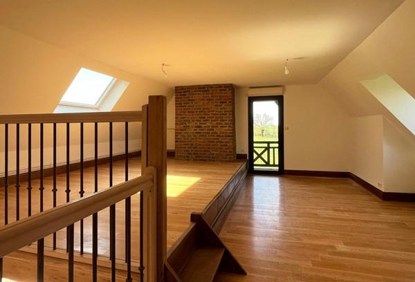 Maison  de caractère de 335 m2, terrain 1400m² + Garages