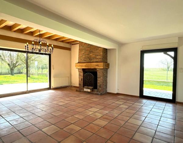 Maison  de caractère de 335 m2, terrain 1400m² + Garages