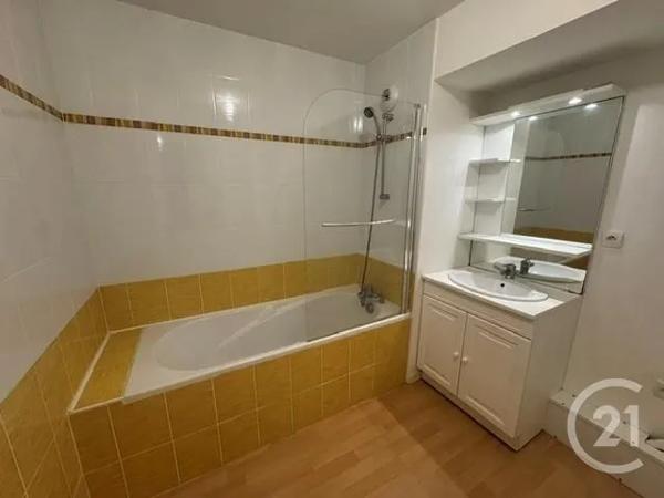 Appartement F3 à vendre  3 pièces - 65,65 m 2   VANNES  - 56