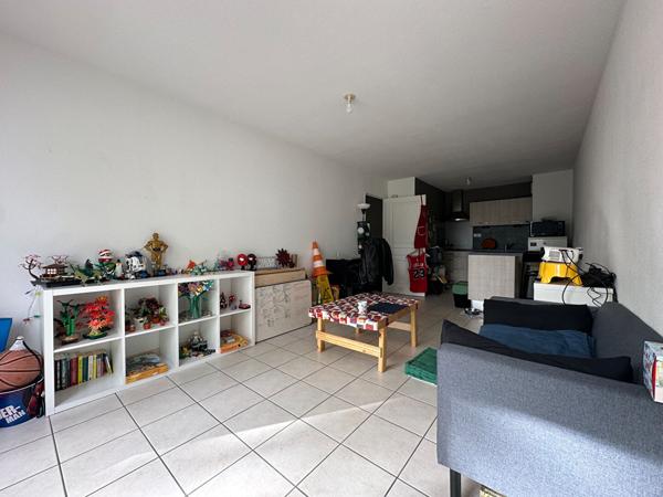 A vendre à Vannes Ouest  Appartement T2 avec terrasse et parking extérieur